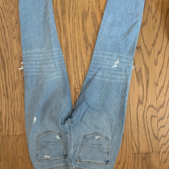 AE Ripped Mom Jean - Picture 5 of 6